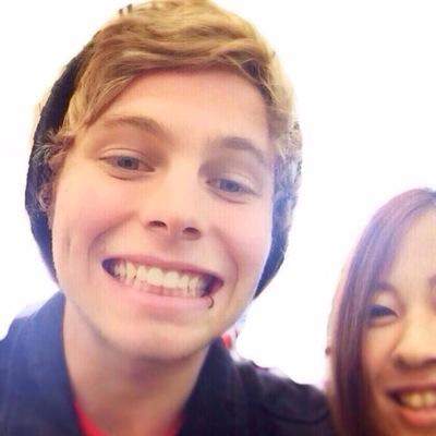 GO FOLLOW @hemmoidfk BC SHE GAVE YOU THIS FREE FOLLOW. SHE FOLLOWS BACK