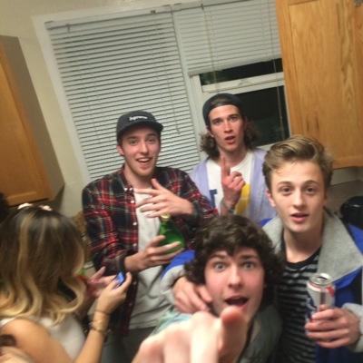 dweb6996's profile picture. 