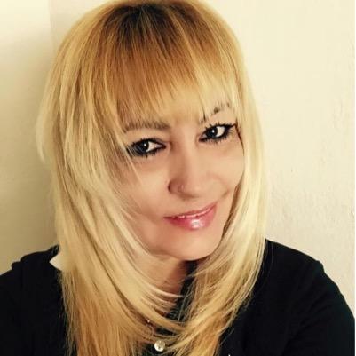 carmendj47's profile picture. "Las personas fuertes sonríen con el corazón roto, lloran a puertas cerradas y pelean batallas de las que nunca nadie se entera."