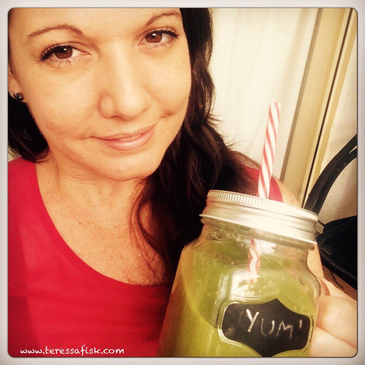 Health Coach, Food lover, Author and proud mumma. Transforming lives with healthy habits- http://t.co/fxCEDSQxco
