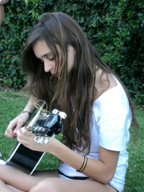 • Festejar para sobrevivir •                   ACTITUD AMOR RESPETO.                            Boca de mi vida ♥