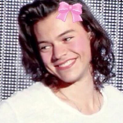 please go follow @babykittyhaz! thank you in advance. +°˖✧･