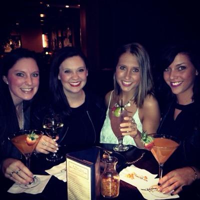 Student at Minnesota State University- Mankato, Biomedical Science major, Hockey Cheerleader, and above all I love my friends and family so much! So blessed :)