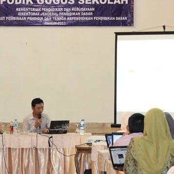 kegagalan itu kunci dari kesuksesan gimana dari keyakinan kita
 dan belajar dari kesalahan itu adalah guru yang paling berharga