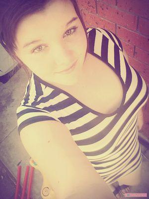 hey I'm Olivia follow me and I'll follow u back... xx