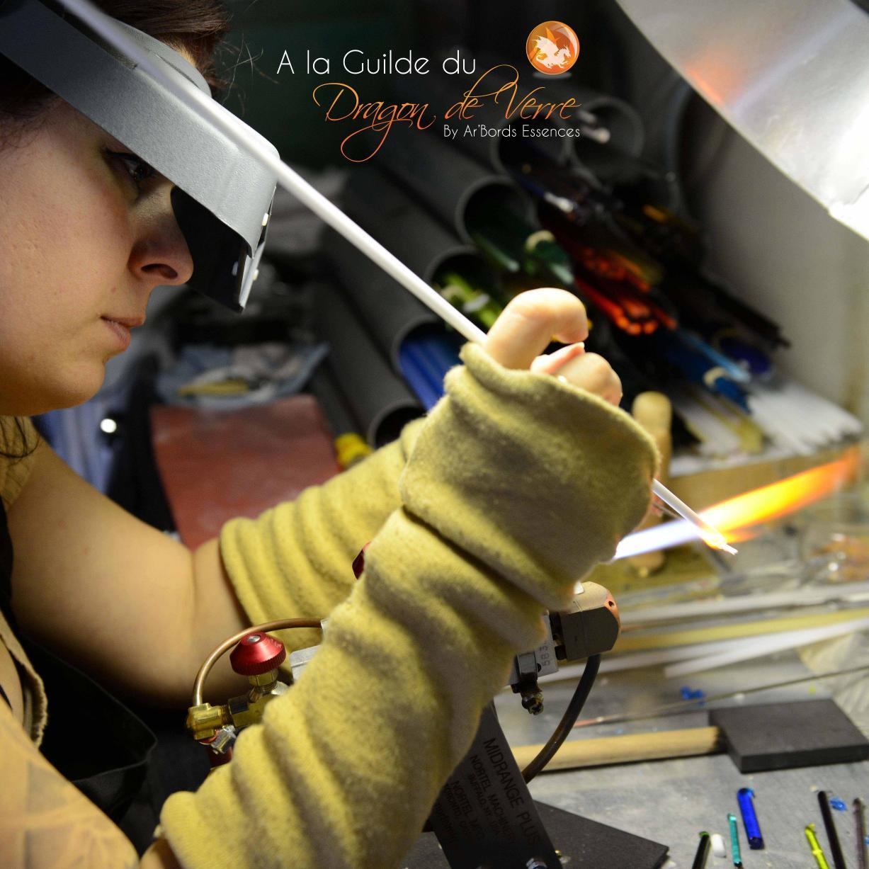 Ariane Chaumeil is a high fashion and jewellery designer in Paris. Glass artist she works venitian  cristal as diamond and creates luxury sets of jewels