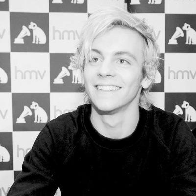 hi guys, i'm madi (@thatrosshorboy) 
dm me text requests anytime, and follow my other R5/A&A related twitter!