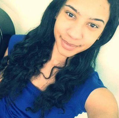 It's Ashia...horror movie fanatic I Like Badminton..lls and #NickiMinaj #single