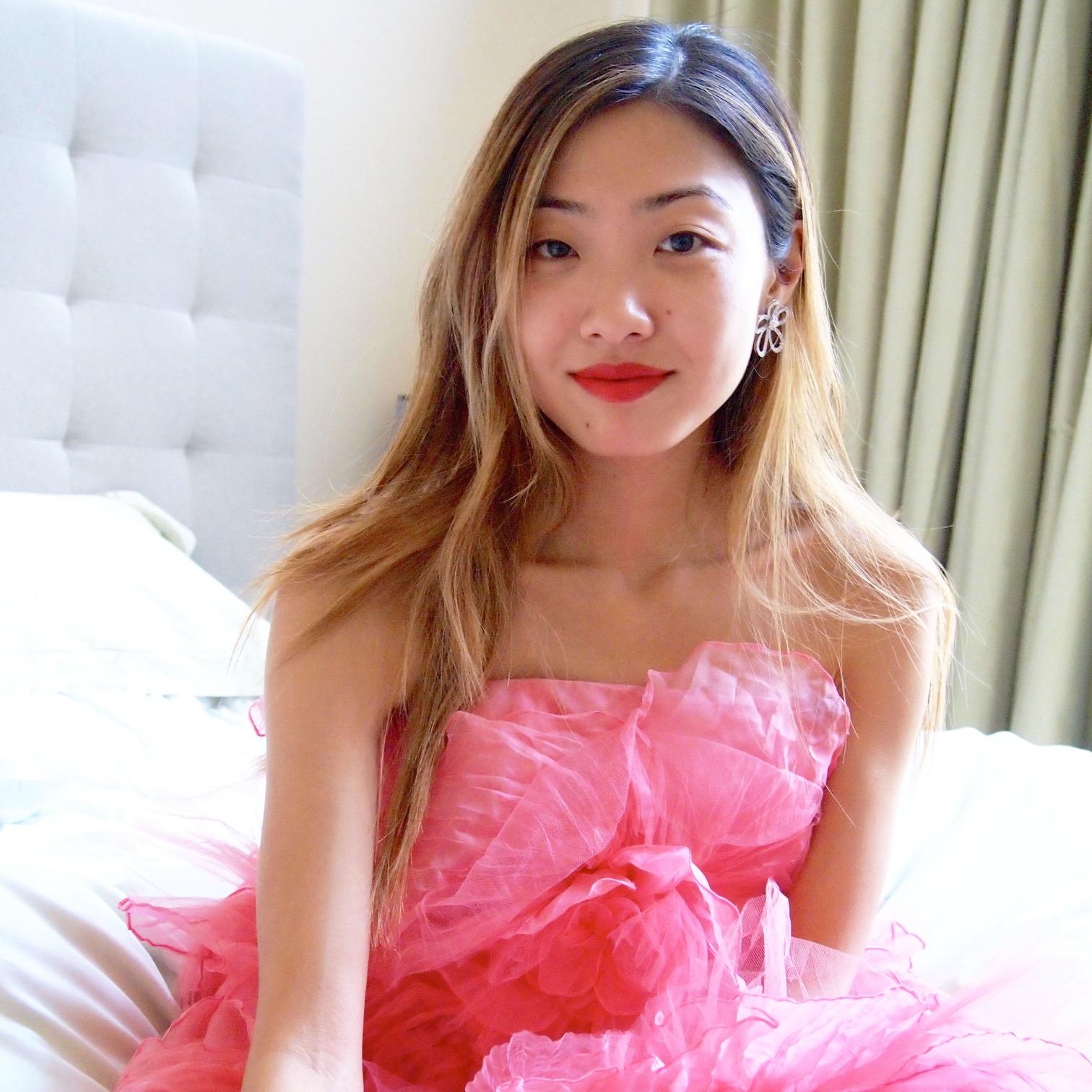 EmilyMenxo's profile picture. Lover and collector of all things beautiful.