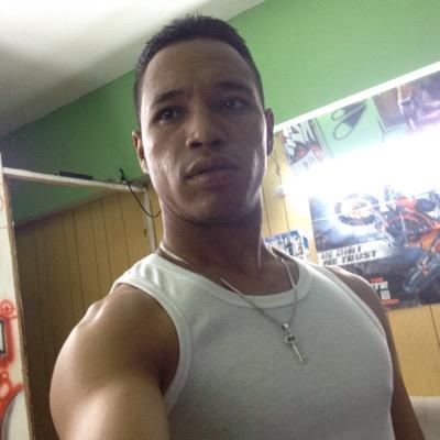 YO SOY DE ESAS PERSONAS QUE NO LE GUSTA ILUCIONARSE CON NADA IMAGINARIO. YO AMO LO REAL. POR ESO SOY YO