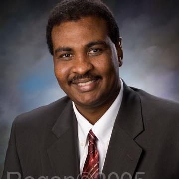 Dr. Mohamed Elhindi is a Vic chancellor for Academic and Research. With global responsibilities in USA and the golf area