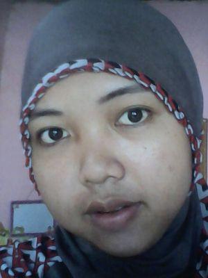 hasmaul765's profile picture. asmaul husna umur 23 tahun..hobi nyanyi..nggak keterima di da2