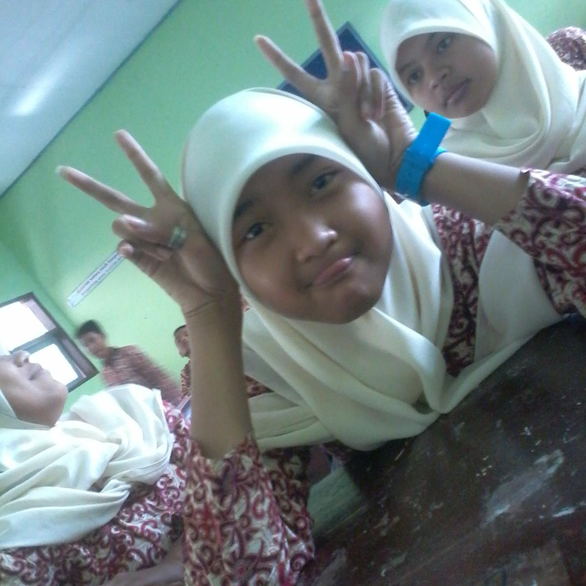 i love @desislankdesi1 @onedirection if you @ofiicial