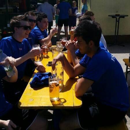 FSCKorb08's profile picture. Der FSC Korb 08 ist ein 2014 gegründeter Fussballverein aus Bindlach. Die Vereinsfarben dieses aufstrebenden Vereins sind Blau-Schwarz!