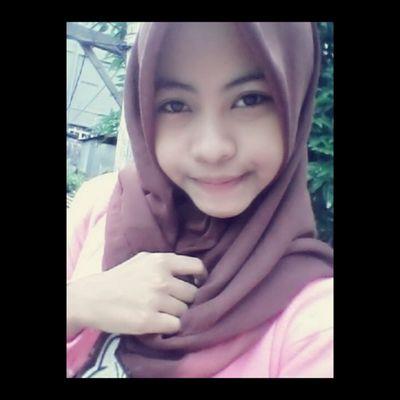 iinsari67's profile picture. 