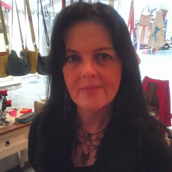 Self employed clairvoyant offering a range of Accurate Psychic Readings via email, telephone or face to face.