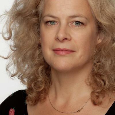 Theatermaker, docent drama en trainer in creatief denken, presenteren, talent- en persoonlijke ontwikkeling. Suburbia in Bedrijf.