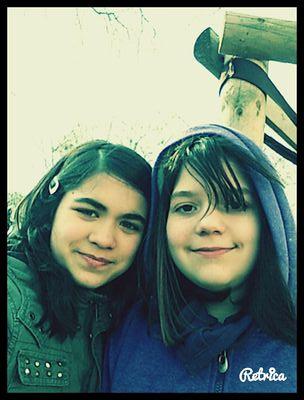 Wir sind Lola und Anna und haben auch einen YouTube kanal der heißt Lola und Anna . Hoffe lässt ein Abo da