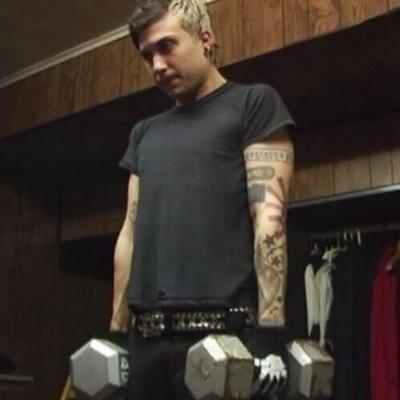 Giving you a daily dose of sexual frustration @LaurelMotosua @TheSassyIero