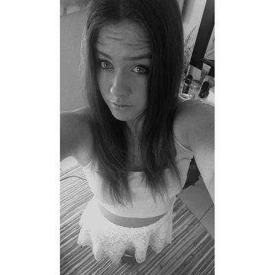 Amzie772's profile picture. love the. Beach tall play netball love to tan and have fun with friends and love music.     Add me : 20C7A550