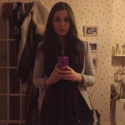 Graphic designer, loves Quentin Blake, hate small spaces, enjoys baking, always inquisitive, sometimes shy.