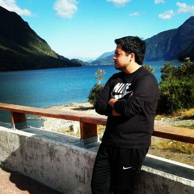 Egresado de Derecho.