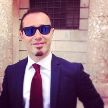 Experienced Risk Manager and Banker. Tweeting about finance, banking and risk management.