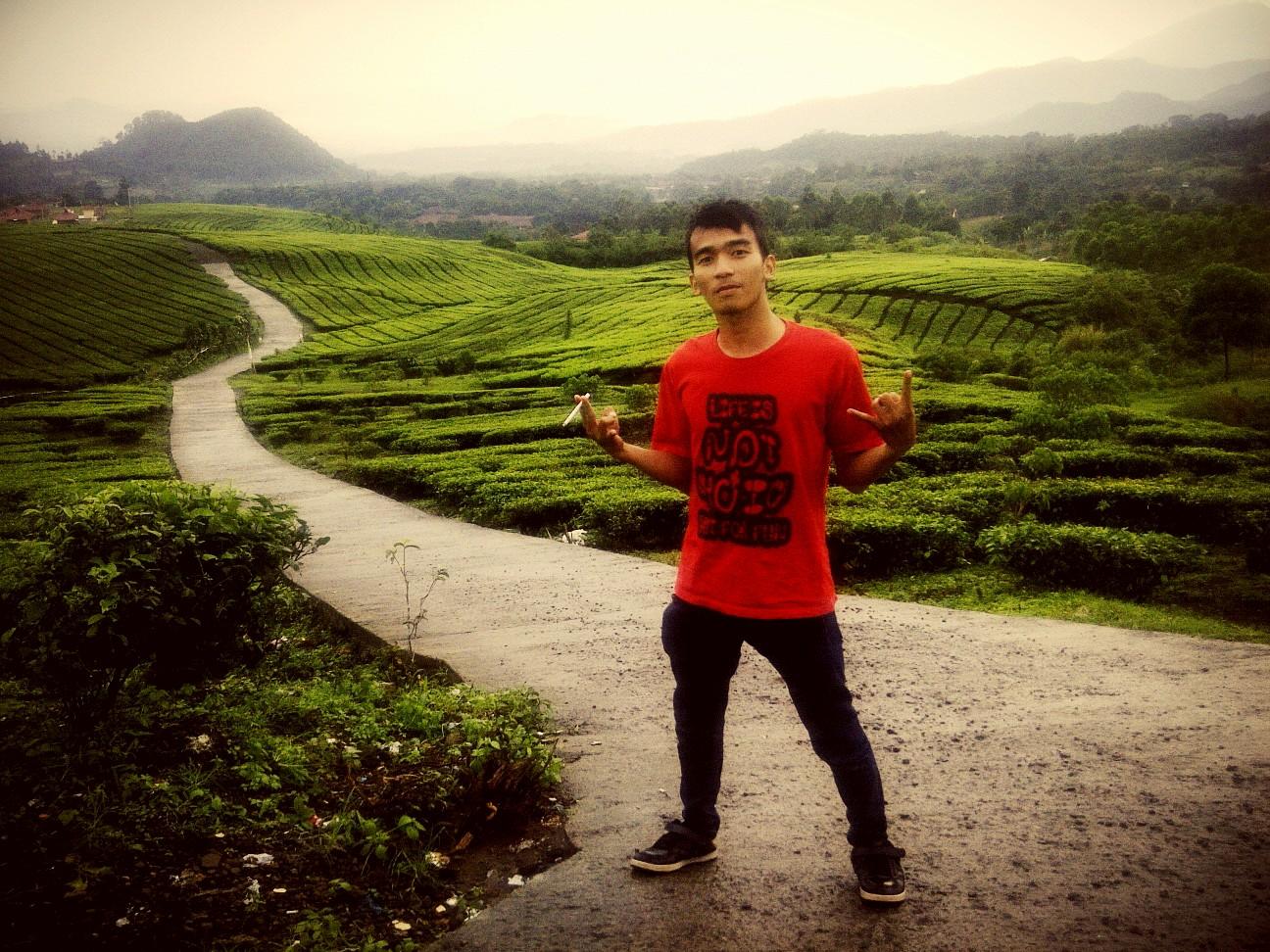 Hidup berguna bagi orang lain(http://t.co/9bzsximRjS)