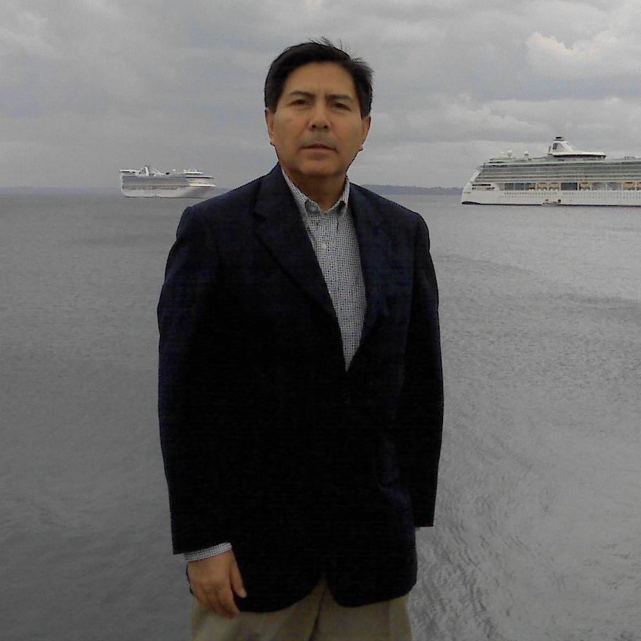 Economista U. de Chile; PADE -ESE  U. de los Andes. Liderazgo, Trabajo en Equipo, Motivación Ing. Industrial U. Chile. Todos somos distintos en la sociedad.
