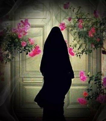 ‏‏لا عَذَبَ الله أُمي أَنها شَرِبت حُبَ الوصي وغَذّتنيه باللَبَنِ وكان لي وَالِدٌ يهوى أبا حسنٍ فَصِرتُ من ذي وذا أهوى أبَا حَسنِ