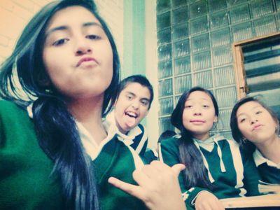Recuerdo Hermoso :3 la felicidad la tienes tu,no dejes que se acabe :3 :')