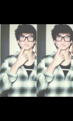 They try to save me but I'm too far gone, and they call me crazy so I played along, and you want to change me but I'm on my own *--* 5SOS-Maniac; MUKE AF ♥
