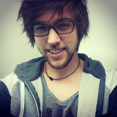 Developer at @Busbud. My life essentially resides within Atom and Studio One. - Alter Ego: @DustinHeroin