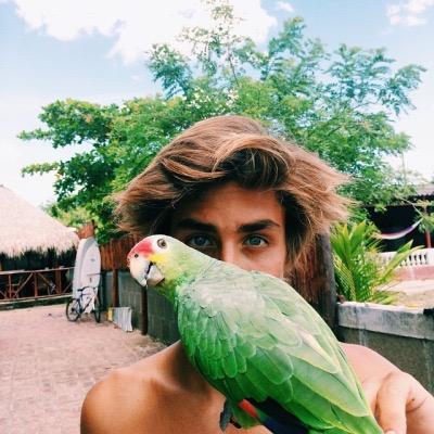 Ashley! 20! Aspiring Journalist Living In Derby!

Keen surfer and footballer!
