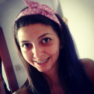 Ela é Diferente Ela é Engraçada É Inteligente Também é Bem Humorada ♪♫