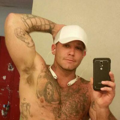 I'm a male entertainer in all aspect my dream is just to make everyone smile