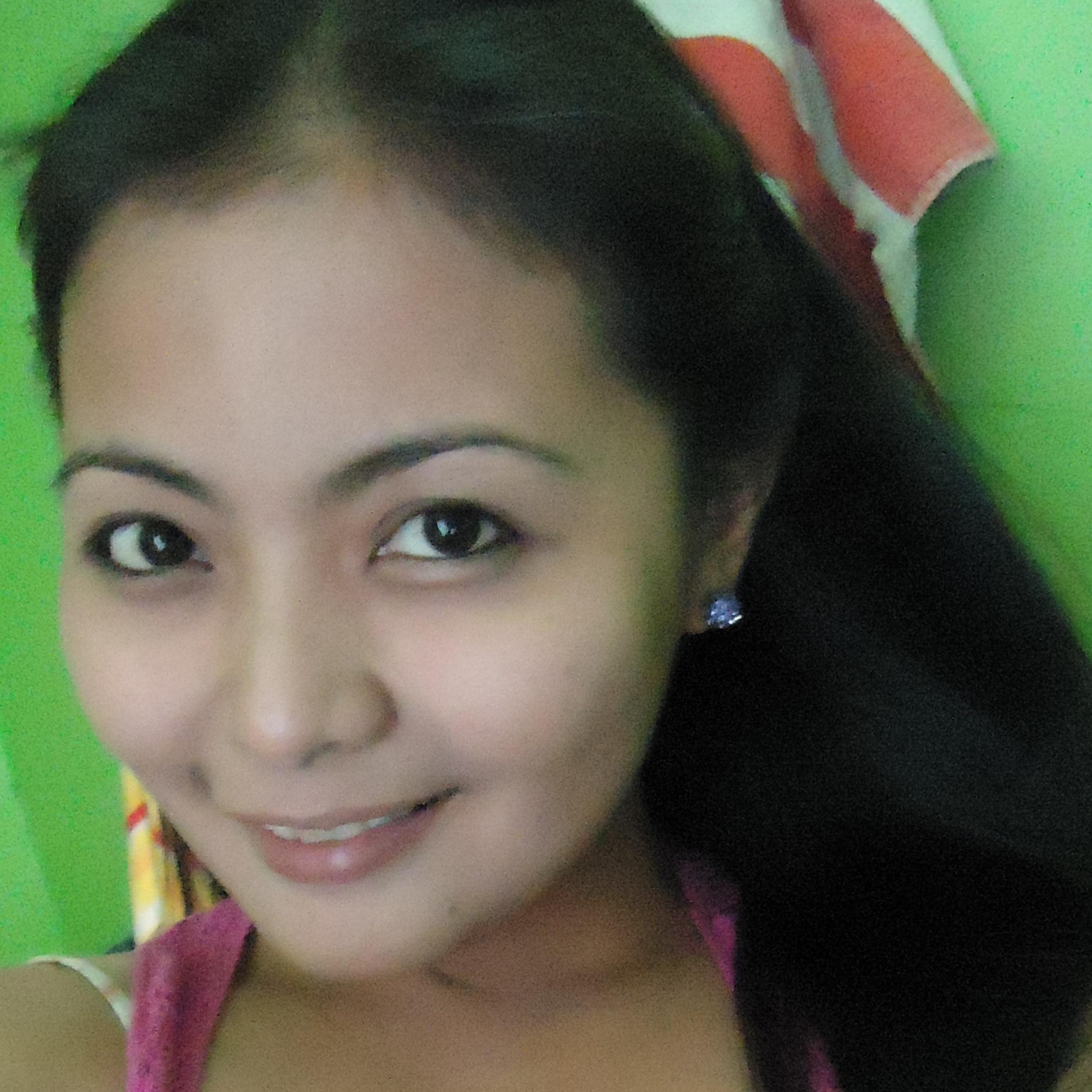 http://t.co/NFHDcdDz

 Business Woman/Mom of 3 kiddos/Funny/Happy go Lucky,