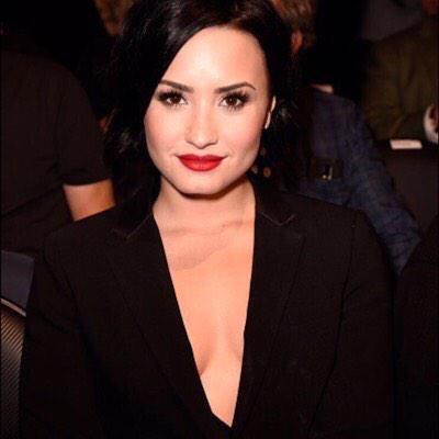 l0vaticxx's profile picture. 