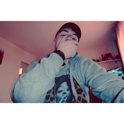 Quentin.      Abonne toi à moi en retour ou je me désabonne.