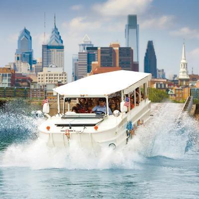 #Philly fanatics who LOVE showing off our great city on the most fun-filled and action-quacked tour in #PHL!