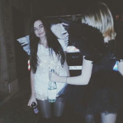SwaaagLikeBiebs's profile picture. Quando avrò 80 anni starò distesa sul mio letto leggendo Harry Potter. I miei famigliari mi chiederanno Dopo tutto questo tempo? e io risponderò SEMPRE.