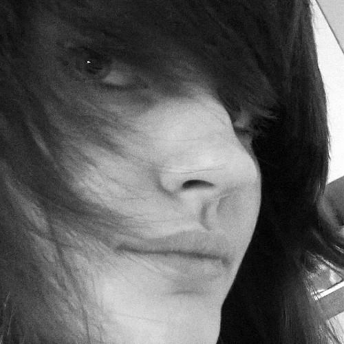 Hi i'm Alex, if your my friend i am known as (Seal) i like bands and i follow back watch me live on younow find me on #alternitive