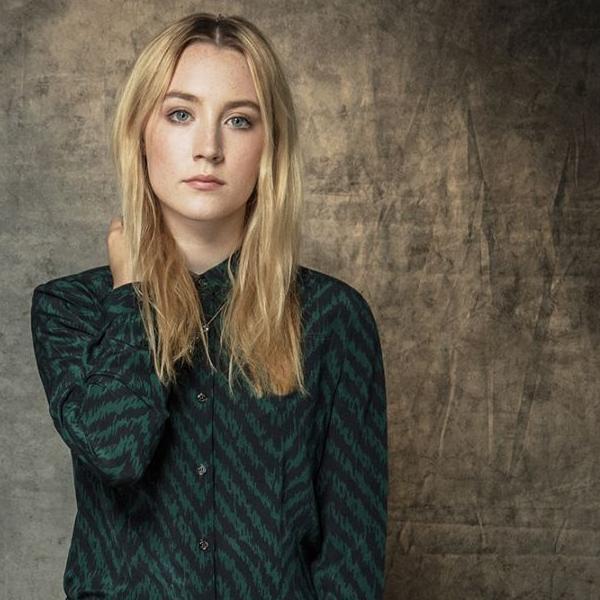 Hermana de Oberyn y Doran Martell. Princesa de Dorne. Casada con Rhaegar Targaryen. Madre de Rhaenys y Aegon Targaryen. Lyanna serás puta.