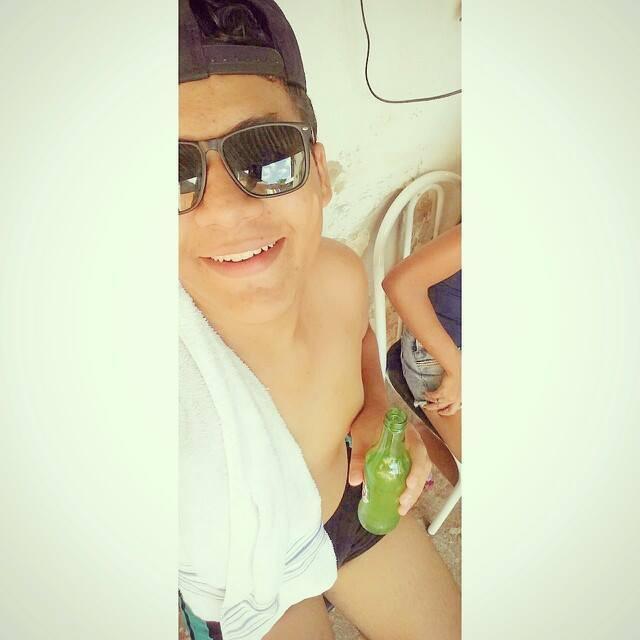 Snap: guicdutraa    ...                               Insta: @guicdutra   ...                                     Moreno, dos olhos verdes *-*