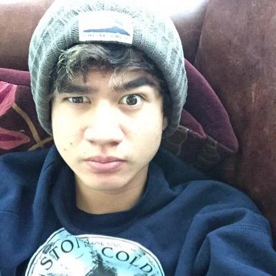 follow @dreamdazedliz bc she gave you this follow :)