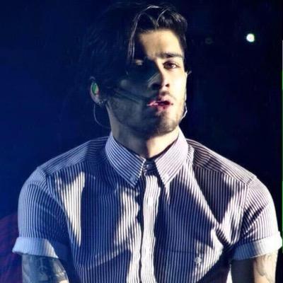 follow @dreamdazedliz bc she gave you this follow :)
