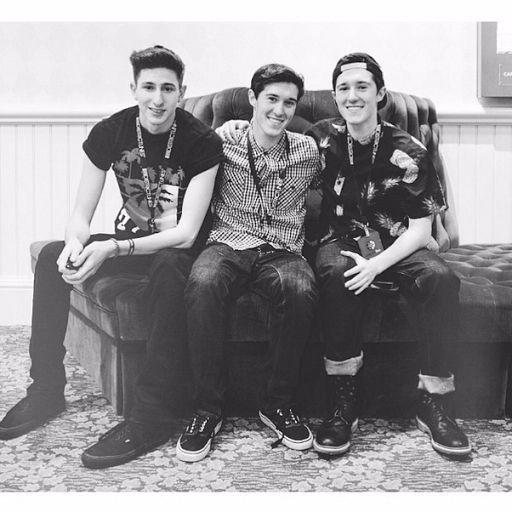 hiii, i really like mannntv and sdk, don't you?