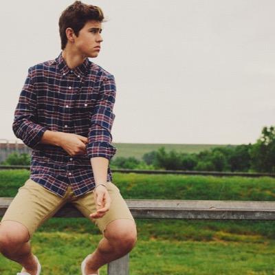 hacked at 3k help me get it back !!! follow if you ❤️ nash because i post daily tweets of nash and photos