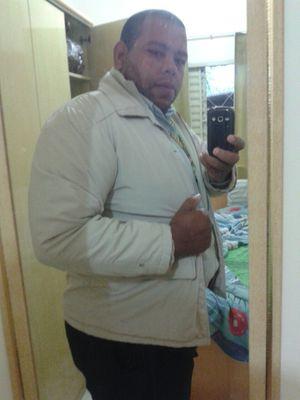 Amo minha família,gosto ler,cantar,jogar baralho,etc.