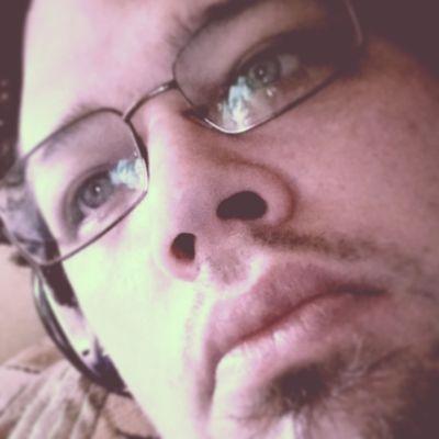 timtreecreator's profile picture. I make art. Painting, drawing, sculpting. Abstract and surrealism.